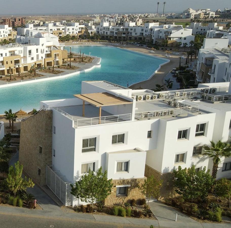 El Gouna Swan Lake Apartment フルガダ エクステリア 写真